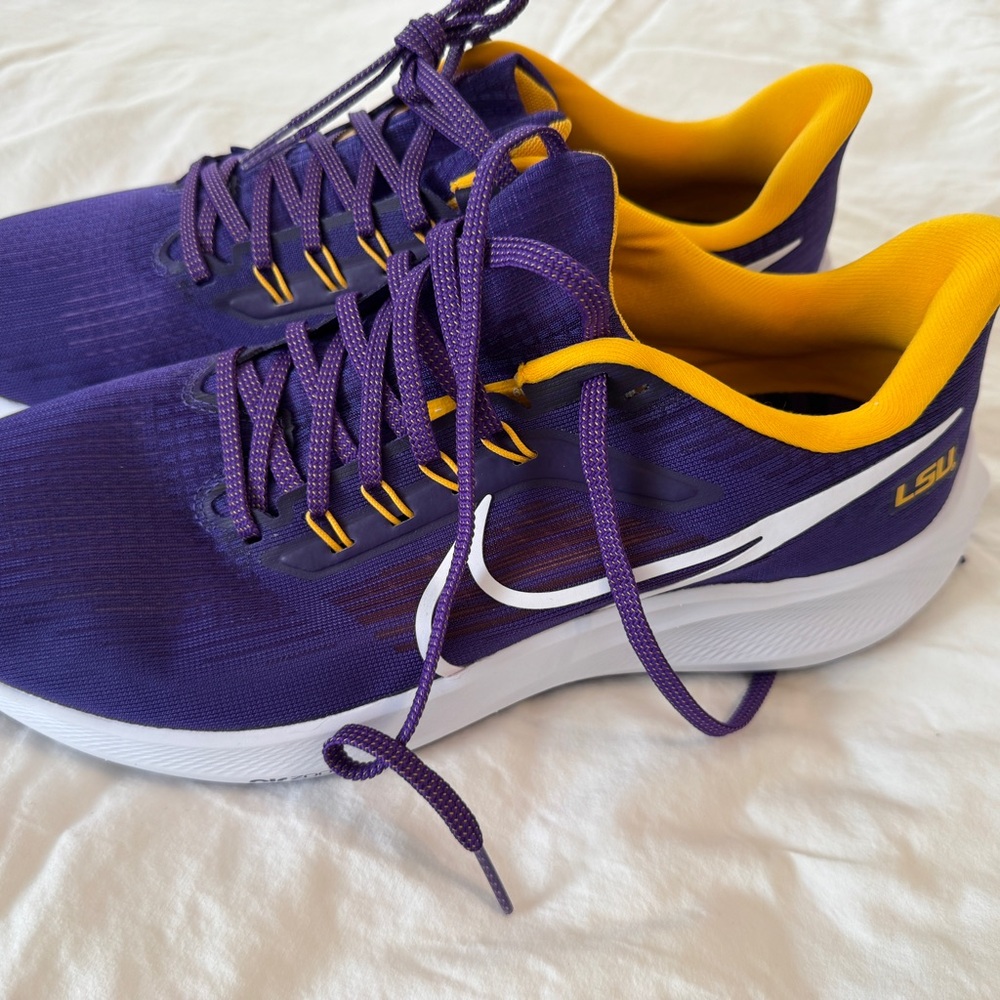 New, Never Worn Nike LSU Pegasus Men’s size 10